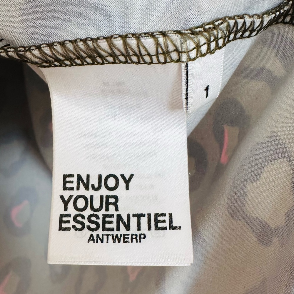 Essential Antwerp Trekking Green Leopard Print Turtleneck Top - Picture 11 of 13